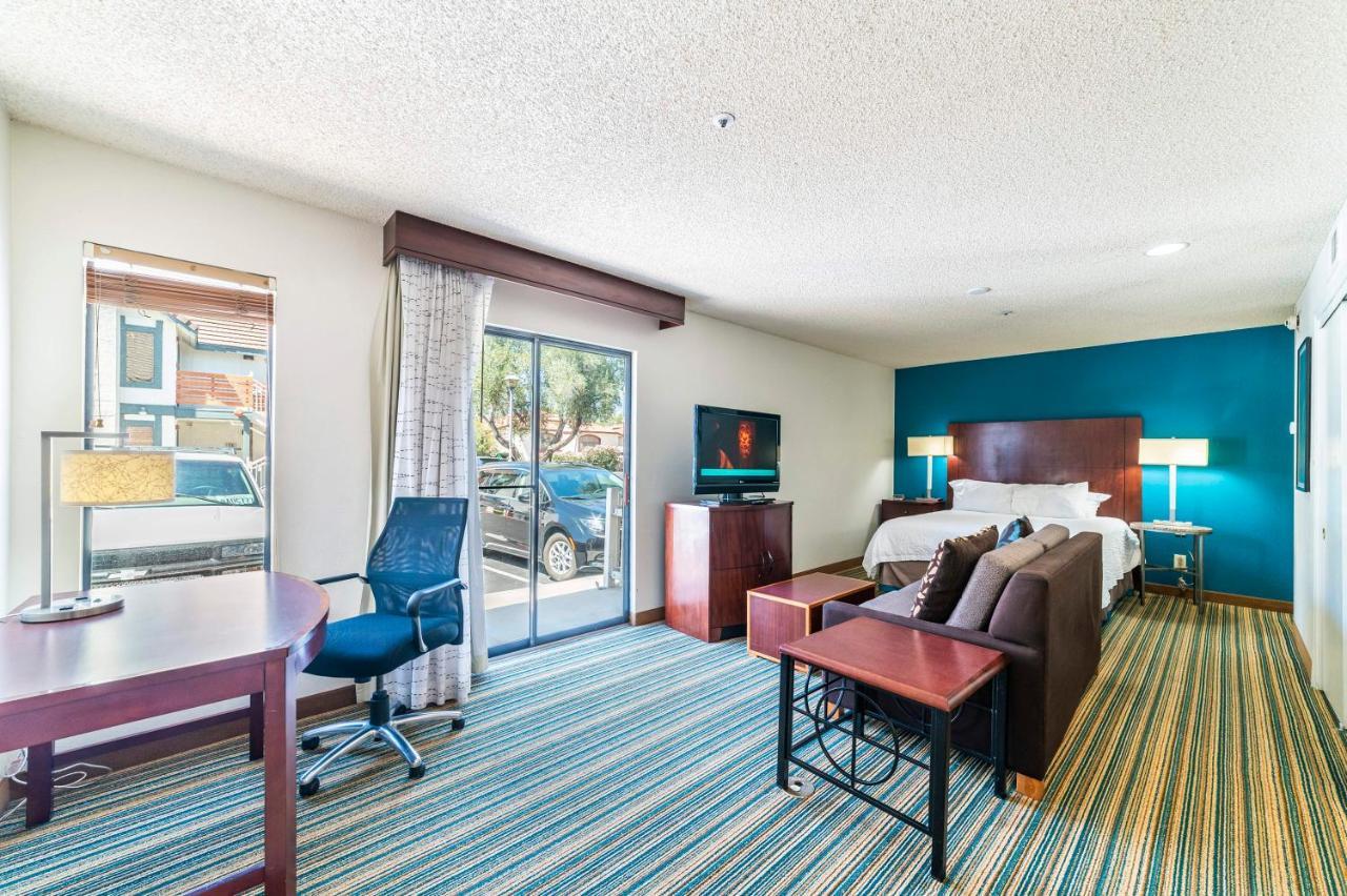 Metro Phx Queen Upstairs Sleeps 4 Modern Design Amenities Phoenix