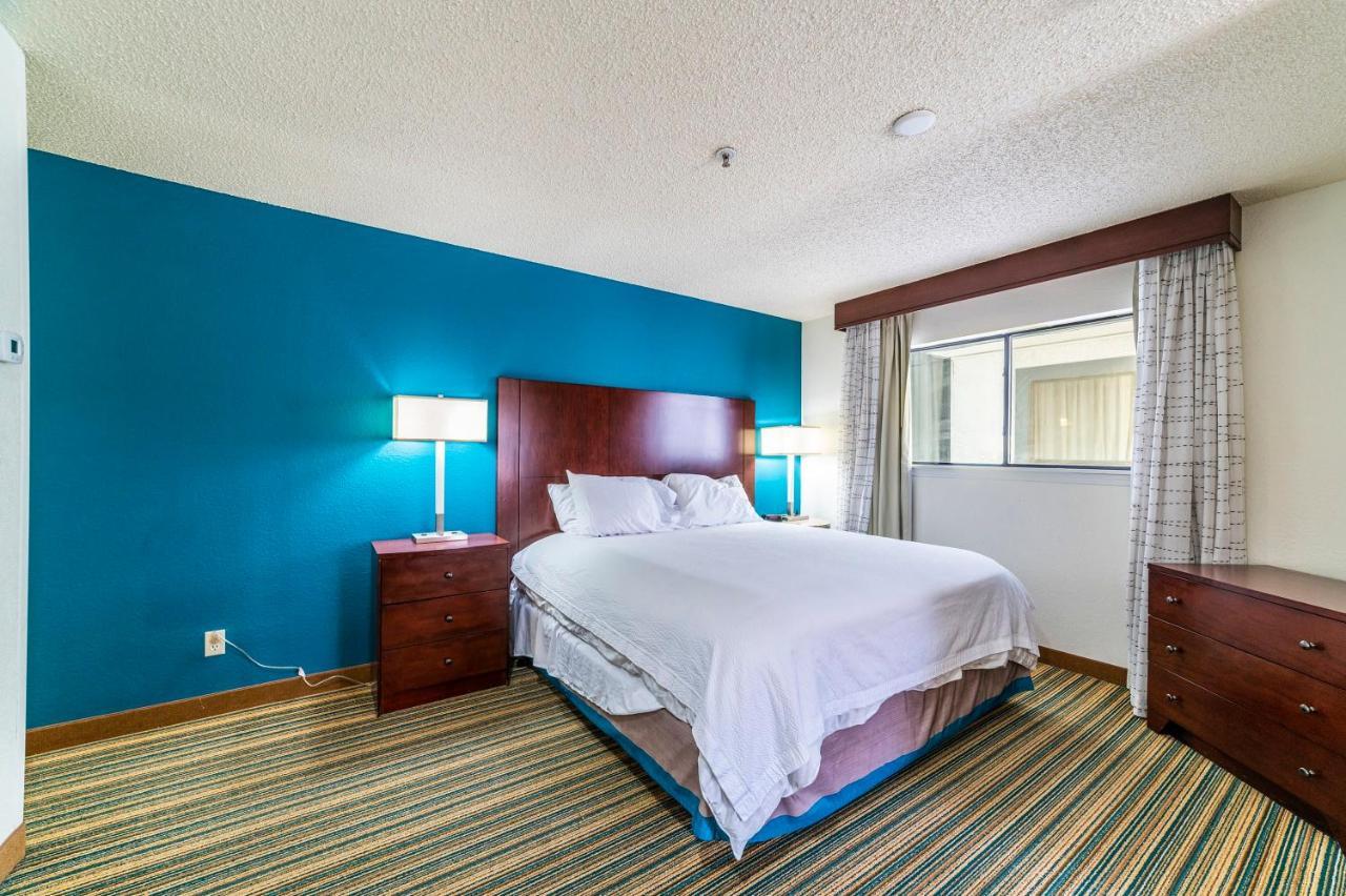 Metro Phx Queen Upstairs Sleeps 4 Modern Design Amenities