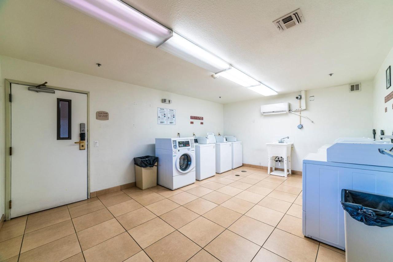 Apartment Metro Phx Queen Upstairs Sleeps 4 Modern Design Amenities