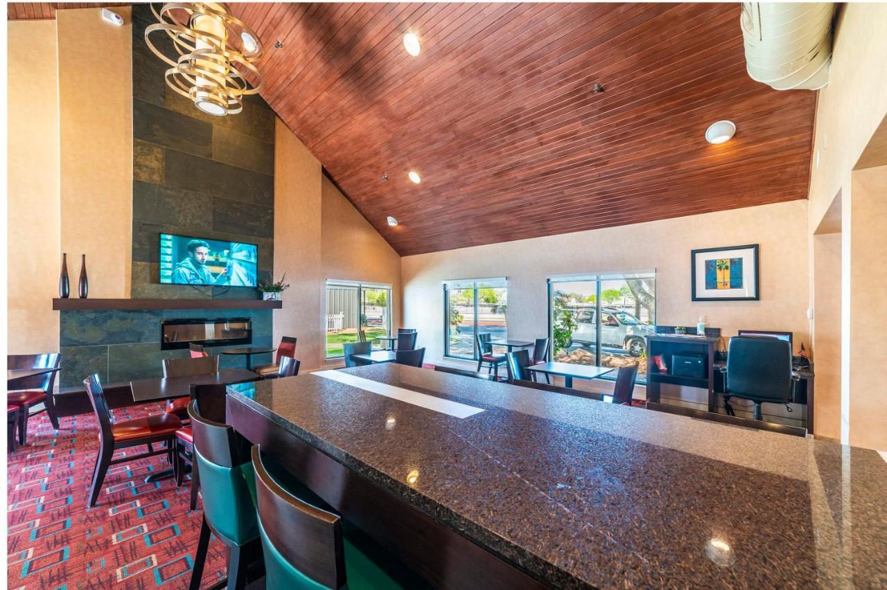 Apartment Metro Phx Queen Upstairs Sleeps 4 Modern Design Amenities
