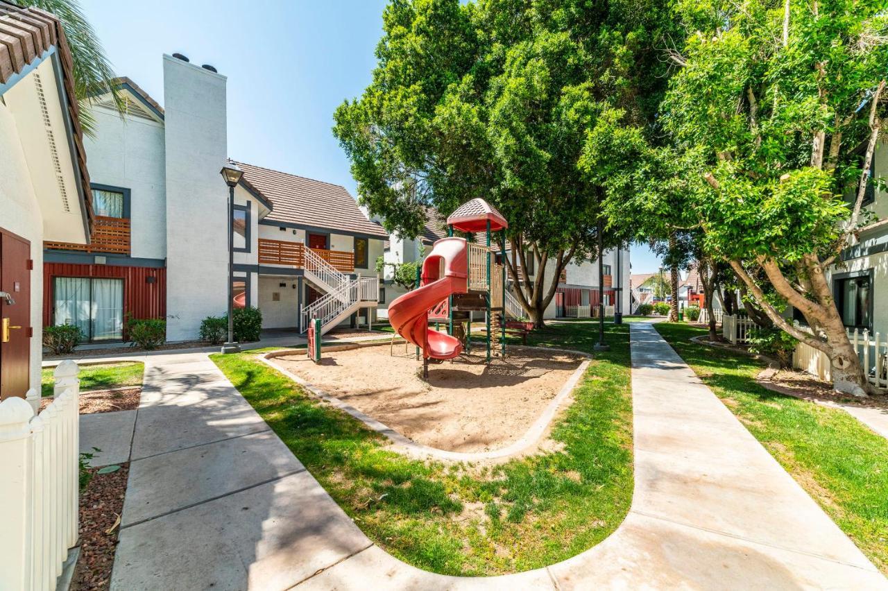 Apartment Metro Phx Queen Upstairs Sleeps 4 Modern Design Amenities *