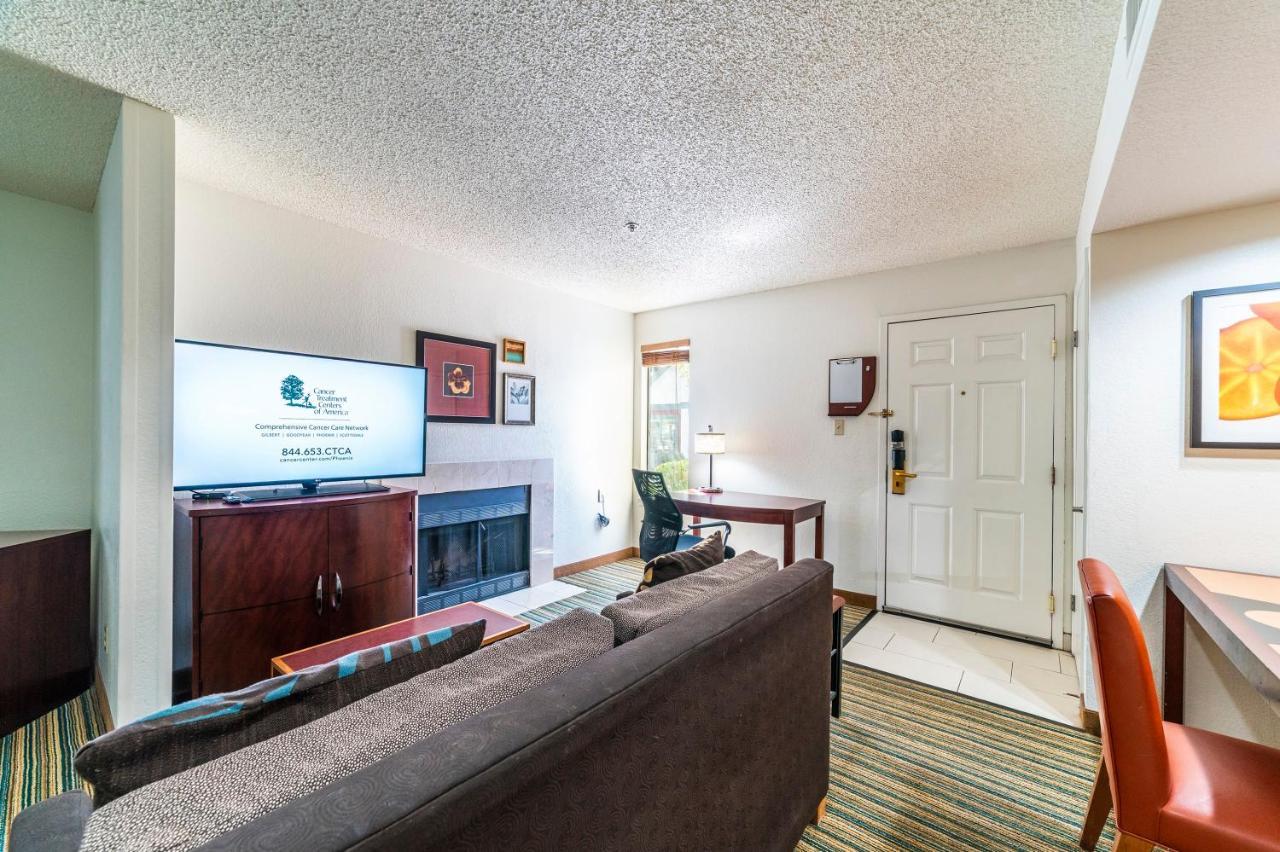 Metro Phx Queen Upstairs Sleeps 4 Modern Design Amenities