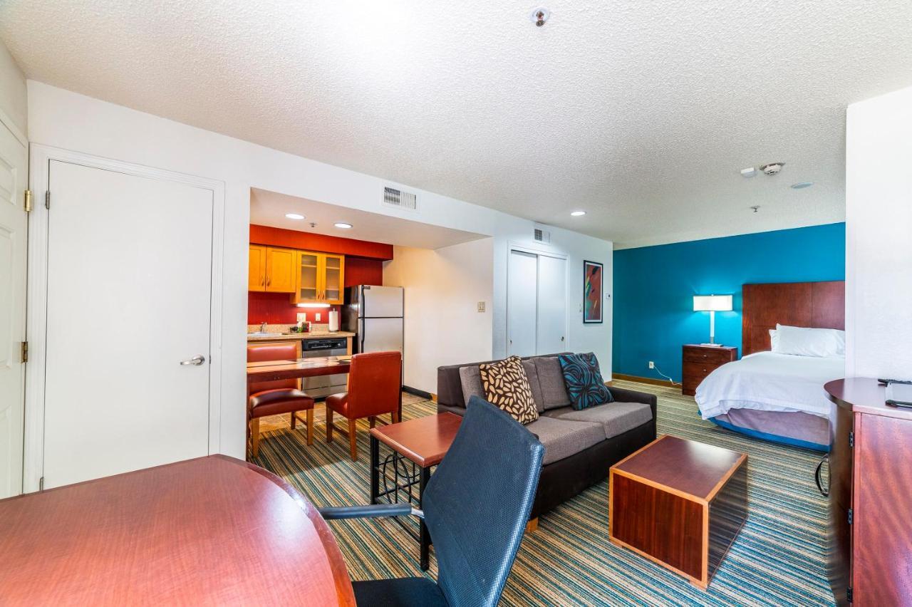 Metro Phx Queen Upstairs Sleeps 4 Modern Design Amenities *