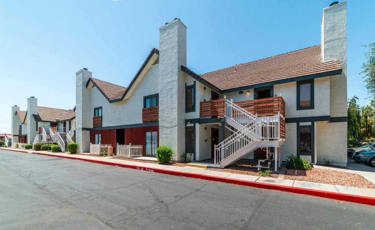 Metro Phx Queen Upstairs Sleeps 4 Modern Design Amenities