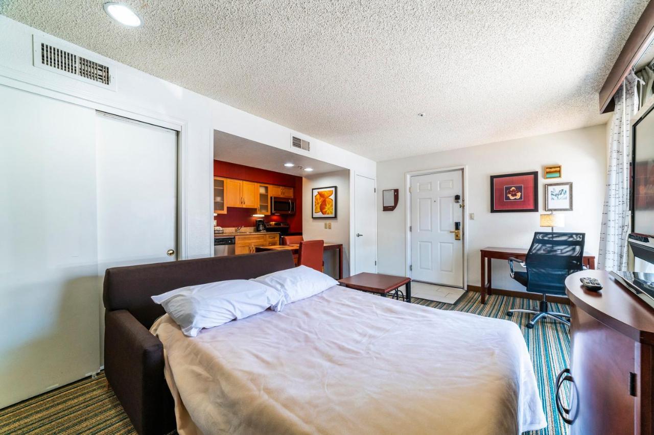 Metro Phx Queen Upstairs Sleeps 4 Modern Design Amenities Phoenix