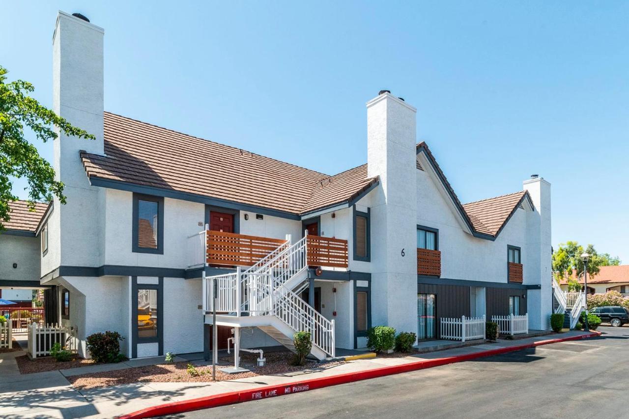 Metro Phx Queen Upstairs Sleeps 4 Modern Design Amenities Apartment *
