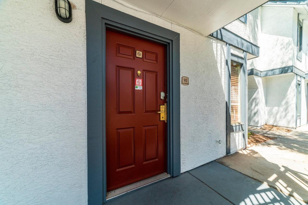 Metro Phx Queen Upstairs Sleeps 4 Modern Design Amenities Apartment